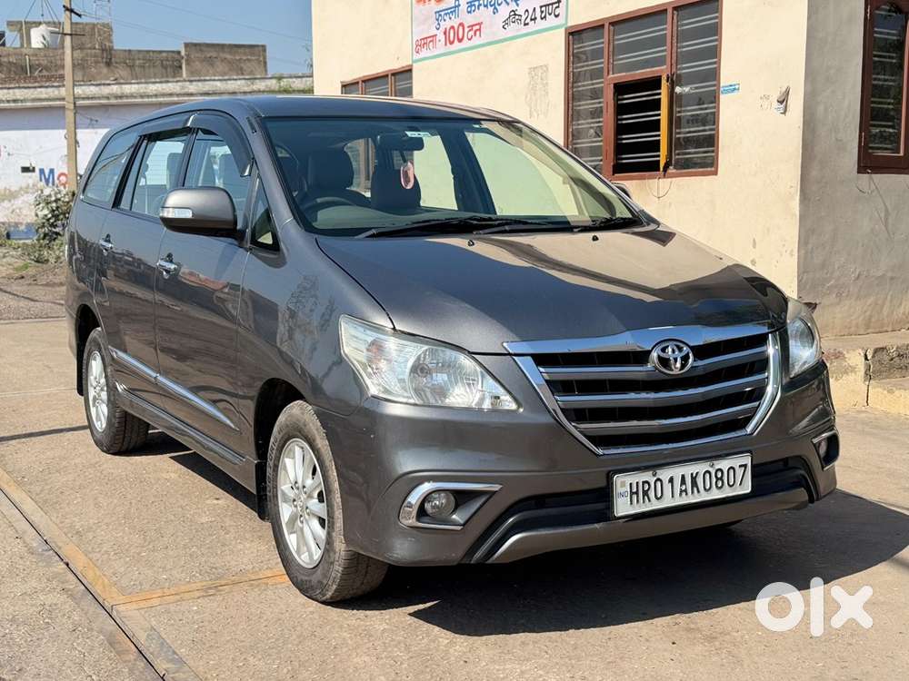 Toyota Innova 2014 Diesel 18000 Km Driven