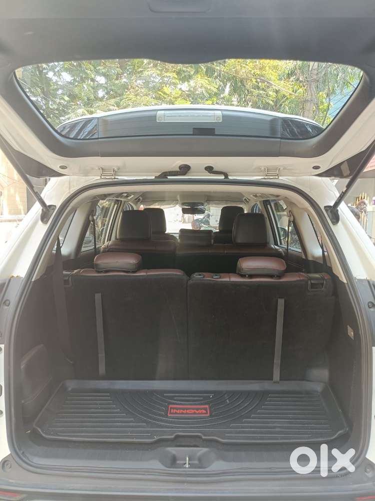 Toyota Innova Hycross 2.0 Vx Hybrid 8 Str, 2024