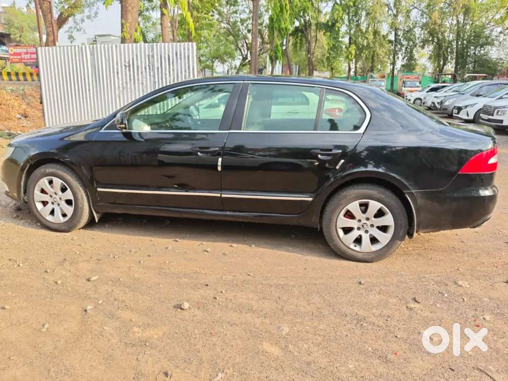 Skoda Superb Elegance 2.0 At , Button Start , Sunroof
