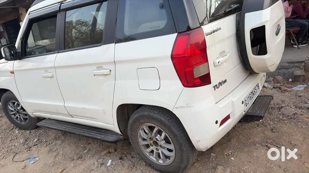 Mahindra Tuv 300 2018 Diesel 100000 Km Driven