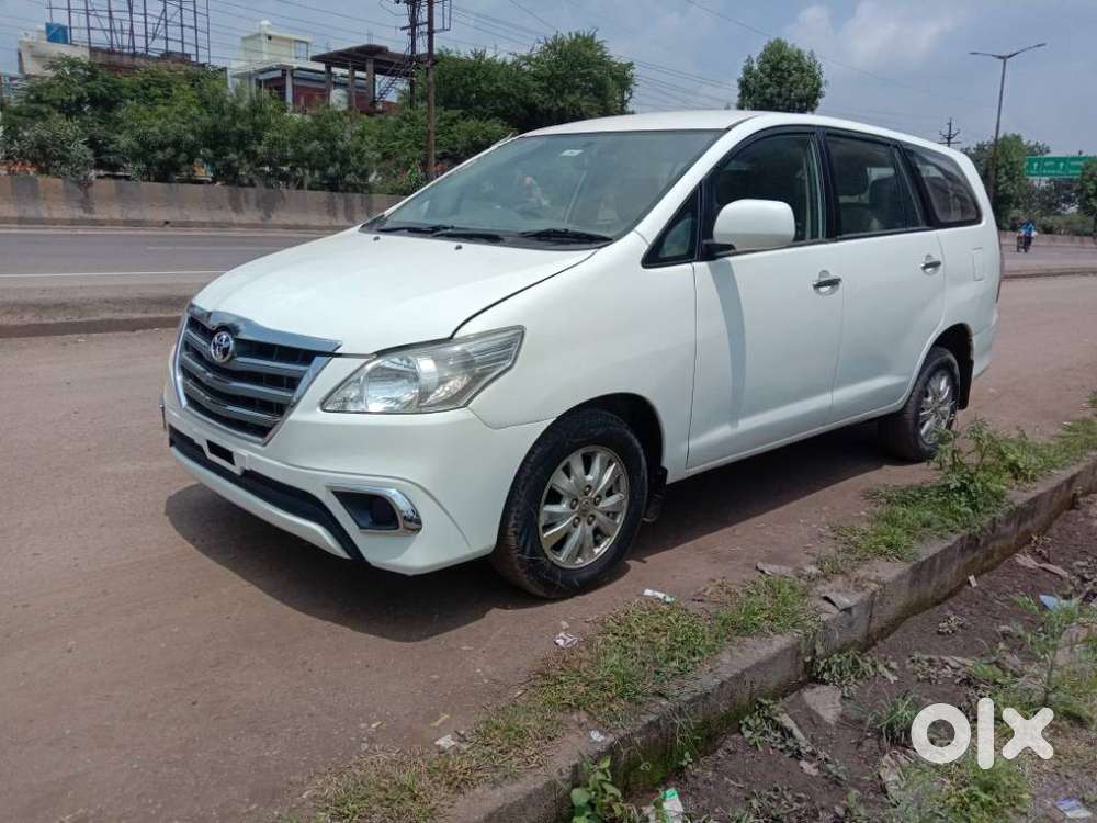 Toyota Innova 2.0 G (petrol) 8 Seater Bs Iv, 2009, Diesel