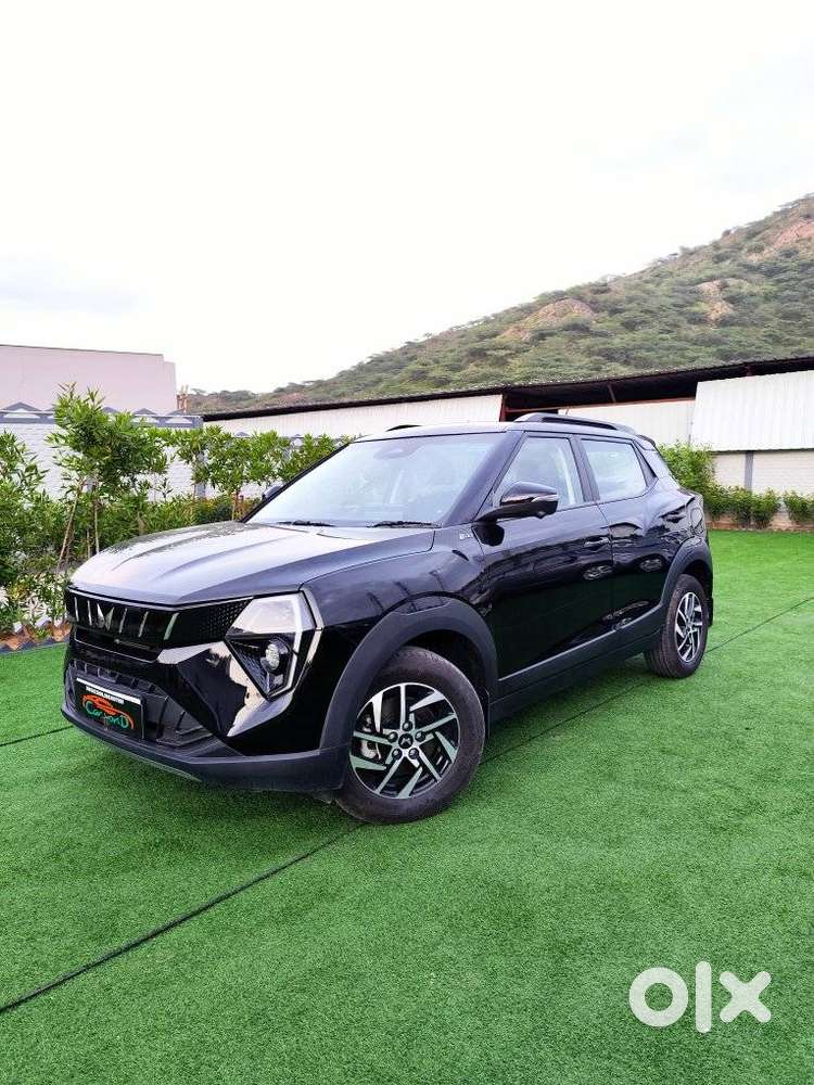 Mahindra Xuv 3xo Ax5l Pg Mt, 2025, Petrol