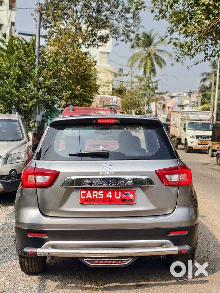 Maruti Suzuki Vitara Brezza Zxi + Mt Dual Tone, 2020, Petrol