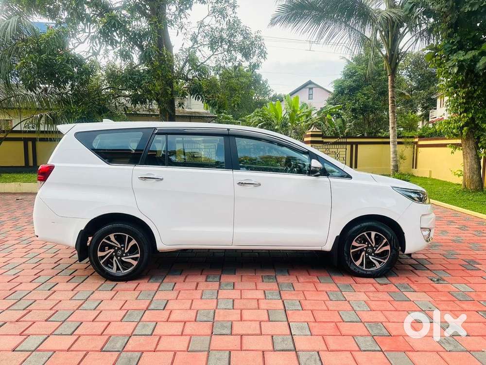 Toyota Innova Crysta 2.4 V 7 Str, 2023, Diesel