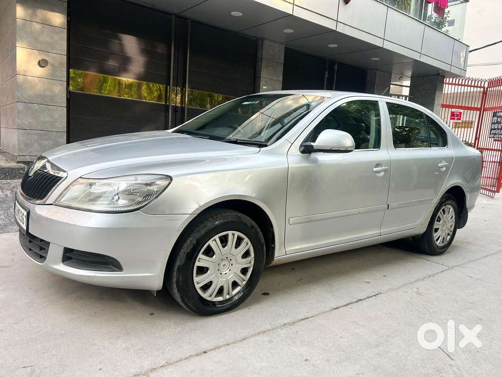 Skoda Laura 1.8 Tsi Active, 2011, Petrol