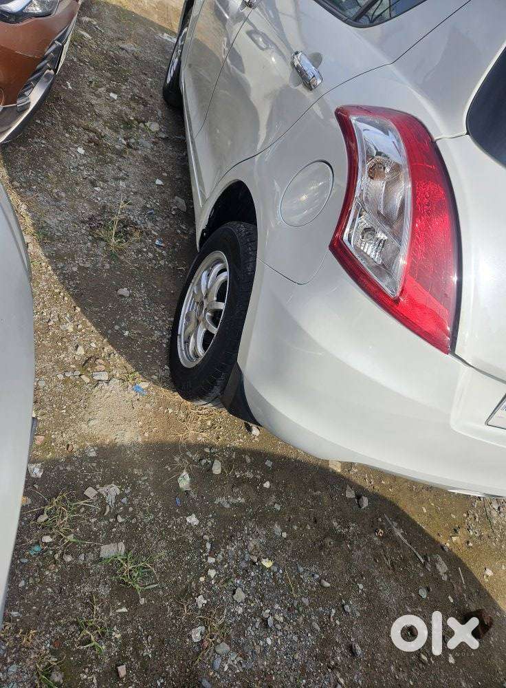 Maruti Suzuki Swift Lxi Optional-o, 2017, Petrol