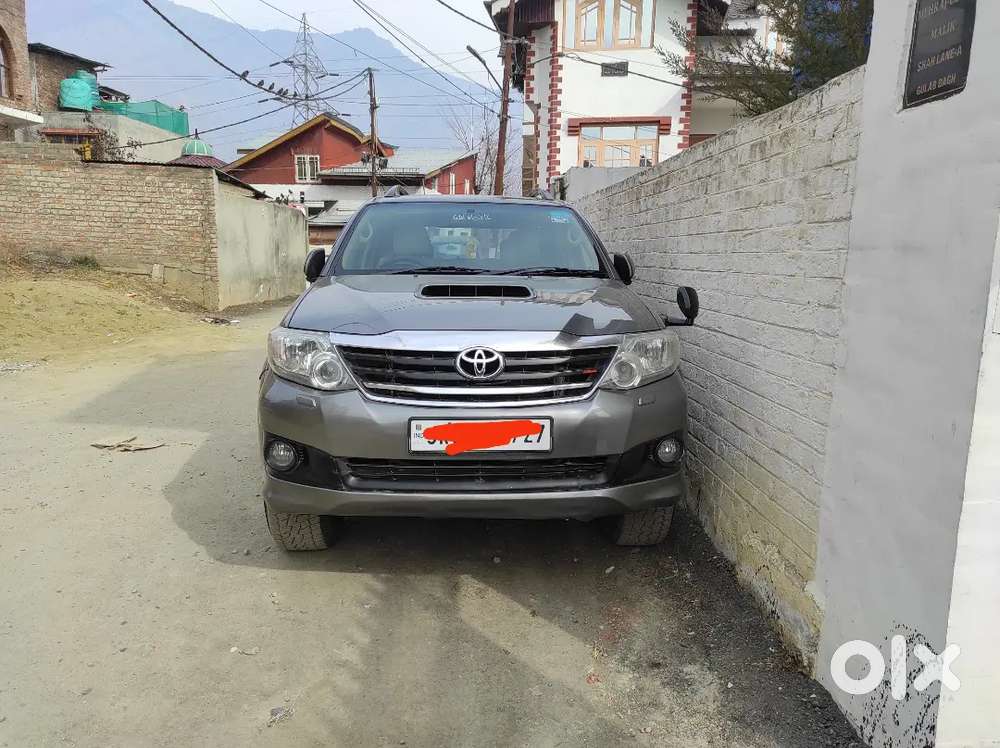Toyota Fortuner 4*4 Manual