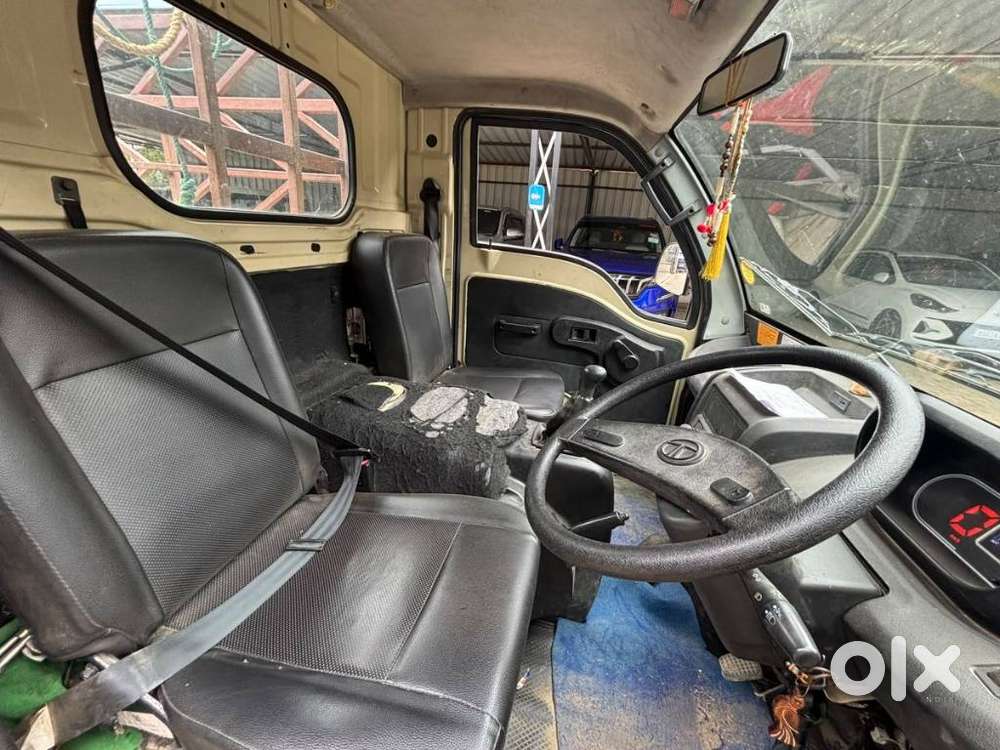 Tata Tiago Xt Icng, 2023, Petrol