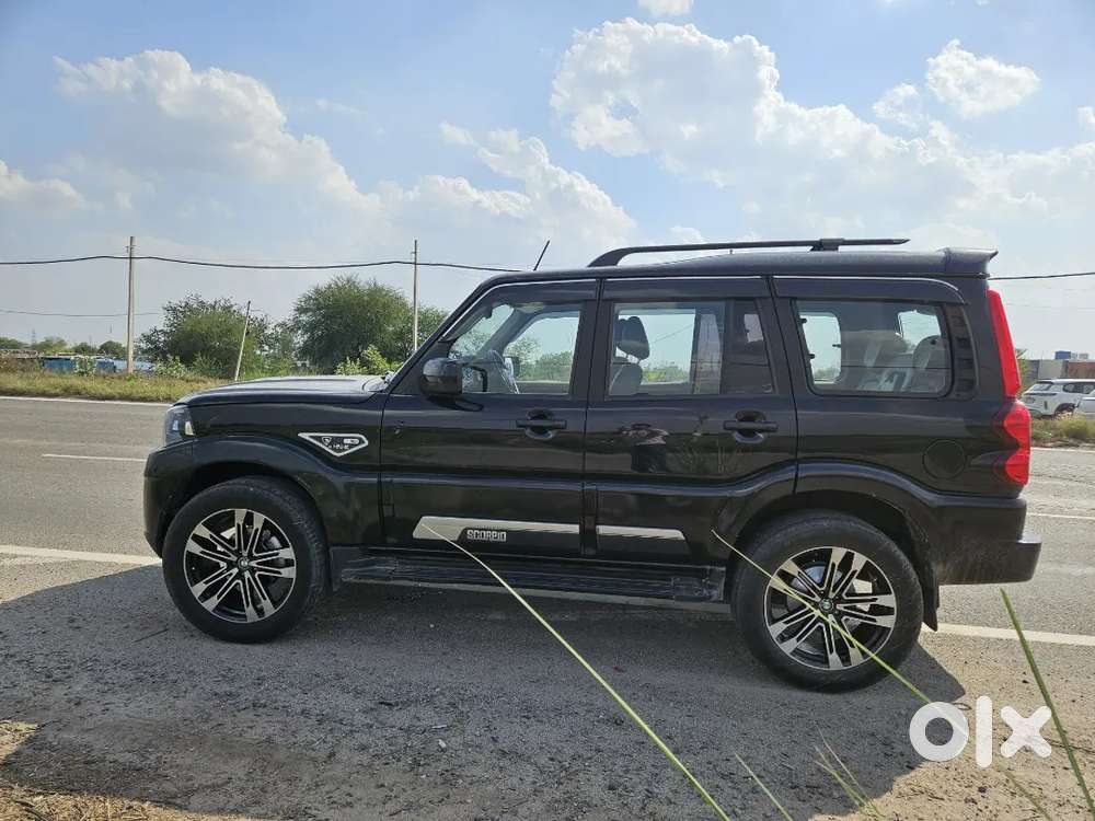 Mahindra Scorpio Classic S11 2024