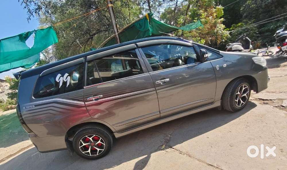 Toyota Innova 2.5 G (diesel) 7 Seater Bs Iv, 2014, Diesel