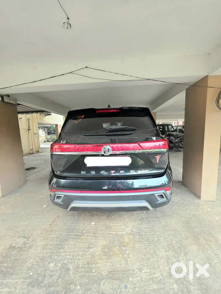 Mg Hector Plus 2023 Petrol 49000 Km Driven