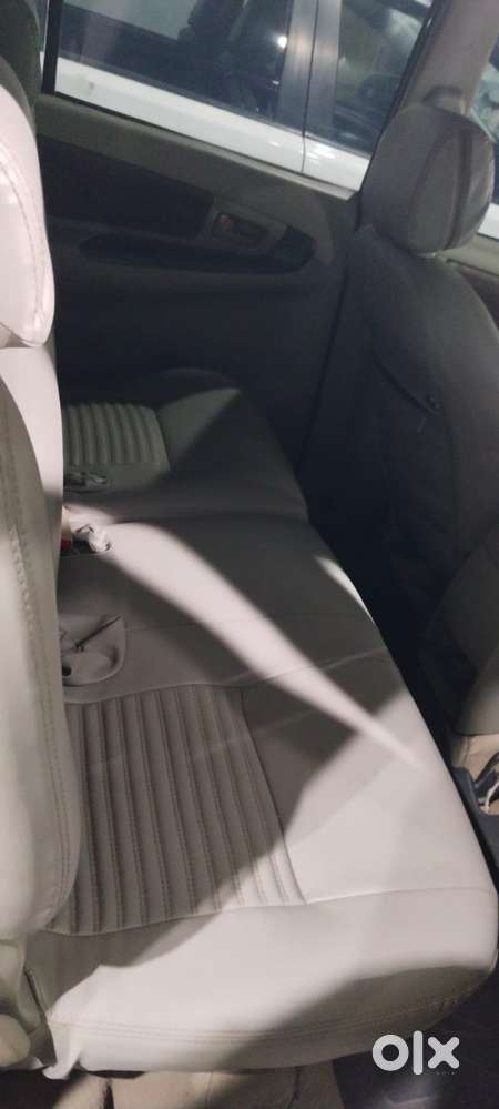 Toyota Innova 2.5 G (diesel) 8 Seater Bs Iv, 2013, Diesel