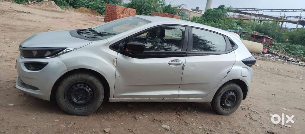 Tata Altroz 1.2 Xe Plus Petrol, 2021