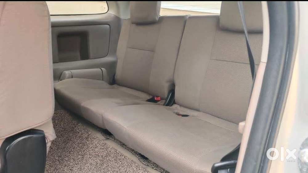 Toyota Innova 2.5 Vx 8 Str Bs-iii, 2015, Diesel