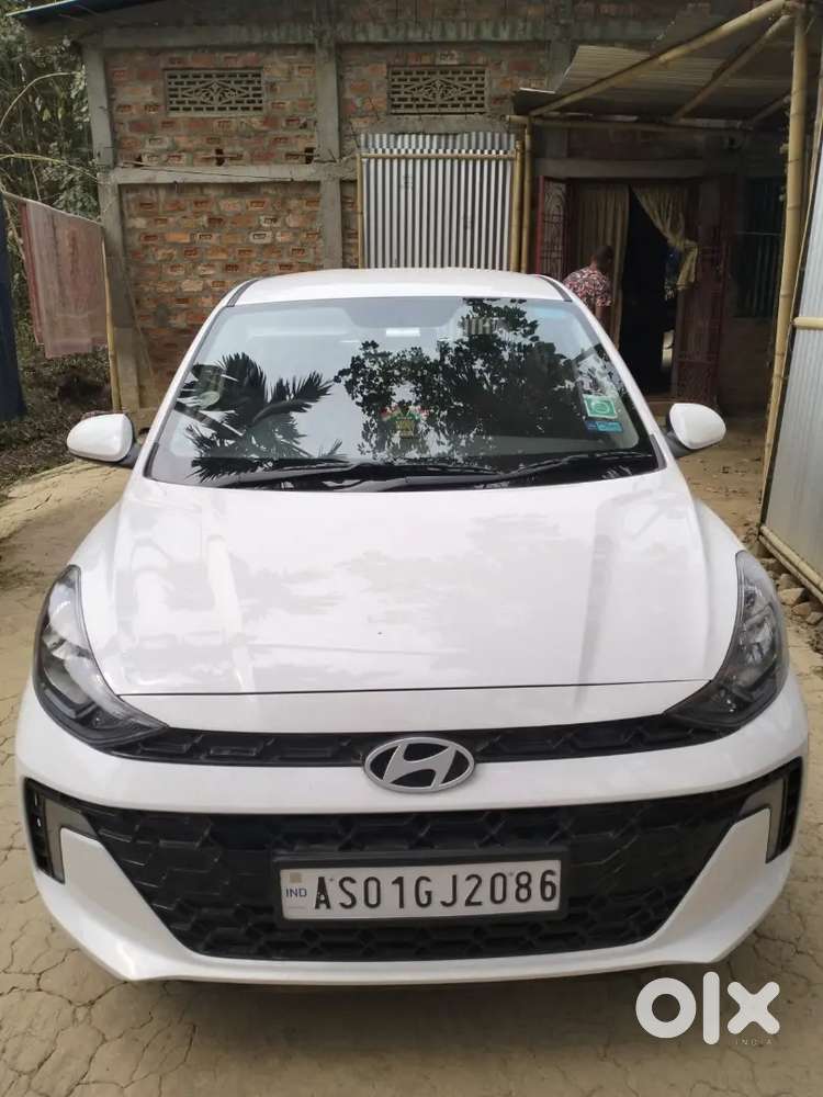 Hyundai Aura 2025 Petrol 12700 Km Driven