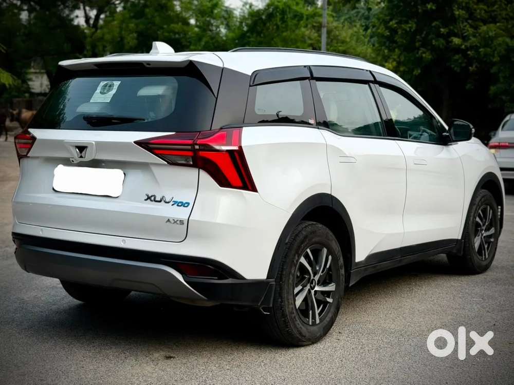 Mahindra Xuv700 2.0 Ax 5 Petrol Mt 7 Str, 2024, Petrol