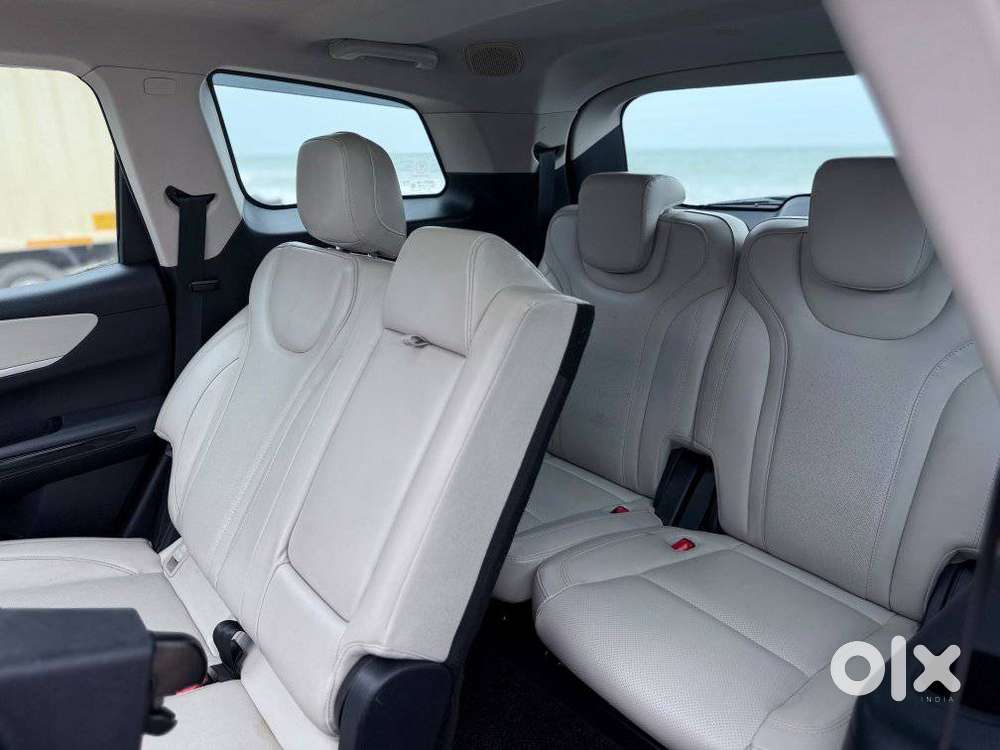 Mahindra Xuv700 2.2 Ax 7 Diesel At Luxury Pack Str Awd, 2022, Diesel