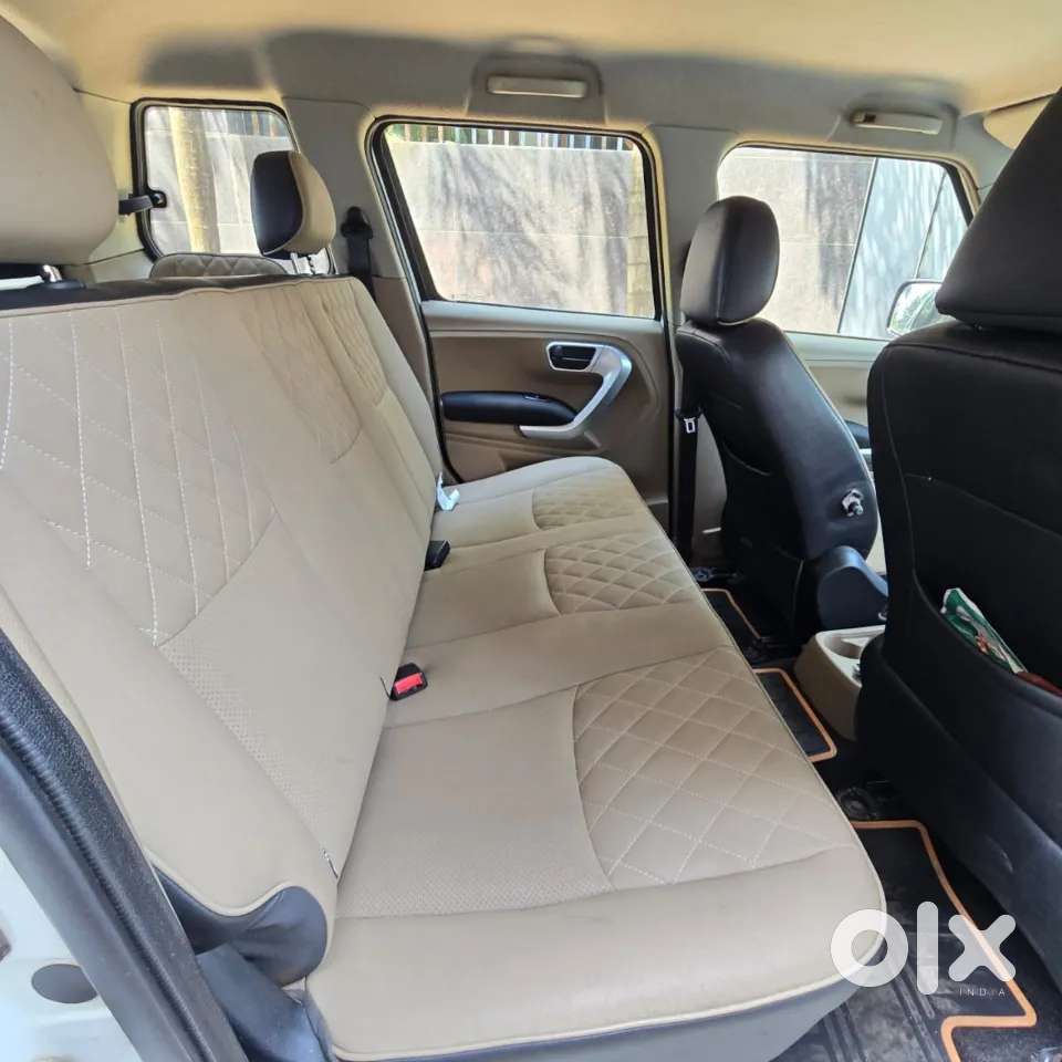Mahindra Tuv 300 T10, 2018, Diesel