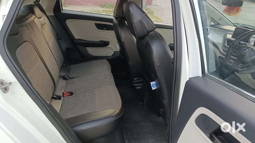 Tata Altroz 1.2 Xm Plus, 2023, Petrol