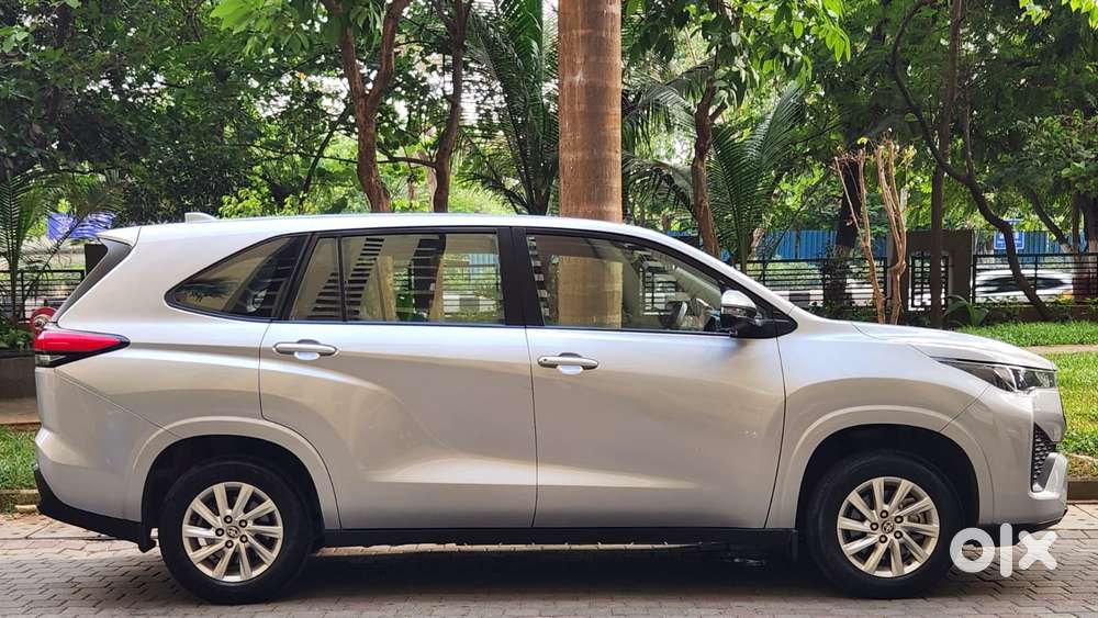 Toyota Innova Hycross 7s Option, 2024, Petrol