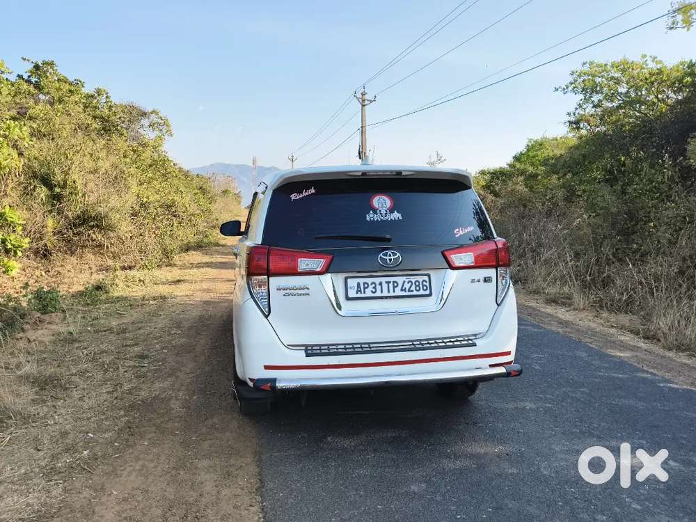Toyota Innova Crysta 2018 Diesel 210000 Km Driven