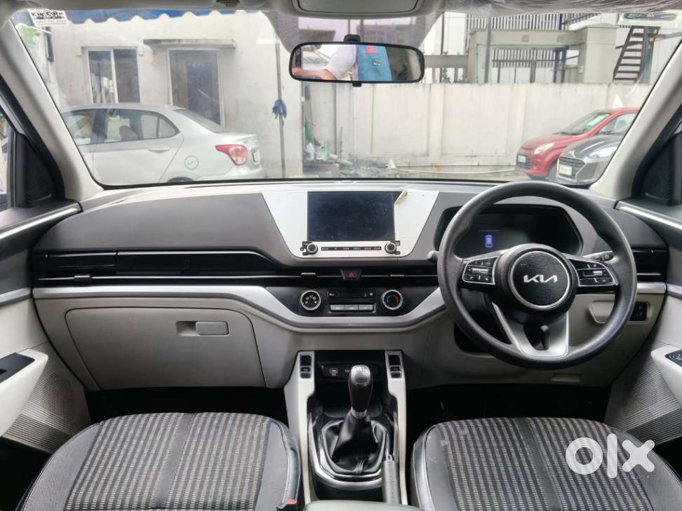 Kia Carens 1.5 Prestige 7 Str, 2023, Petrol
