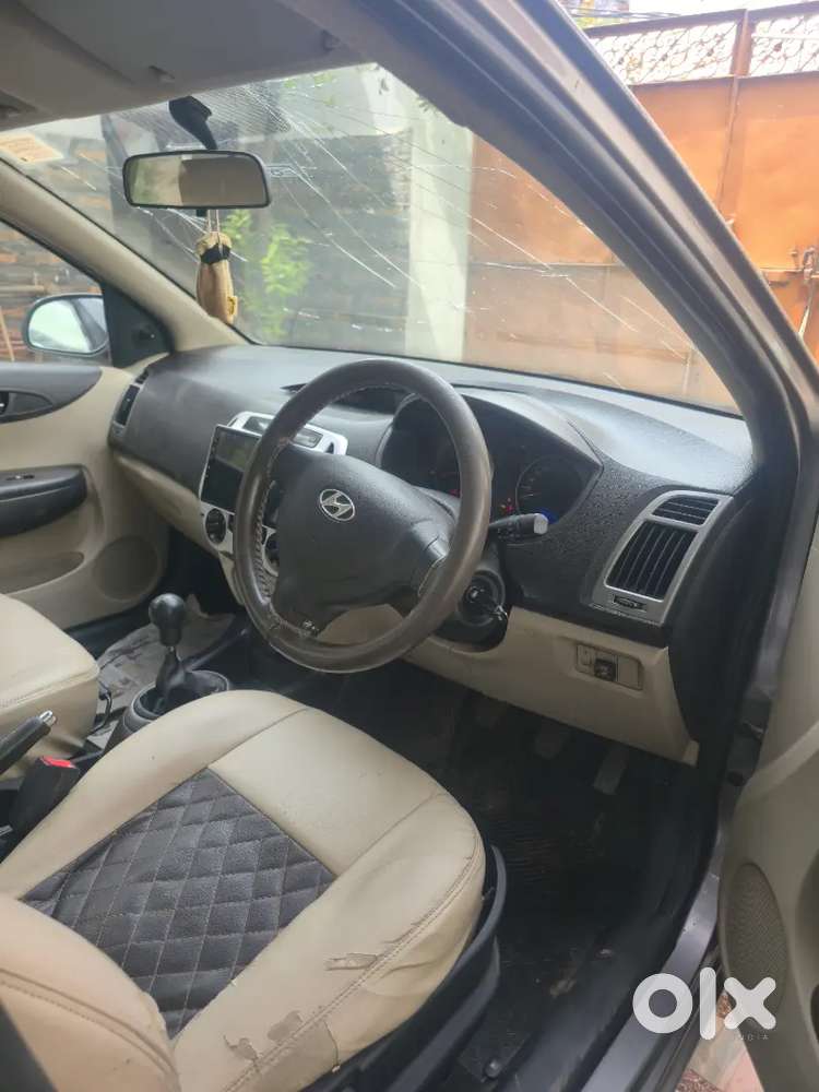 Hyundai I20 Sportz Petrol 2013