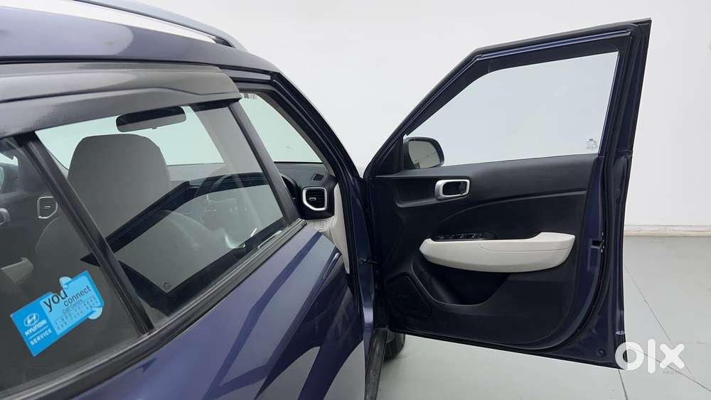 Hyundai Venue 1.2 S (o), 2022, Petrol