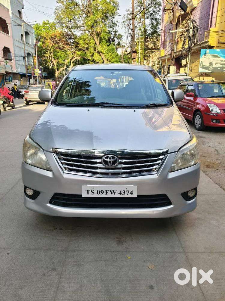 Toyota Innova 2.5 G (diesel) 8 Seater, 2013, Diesel