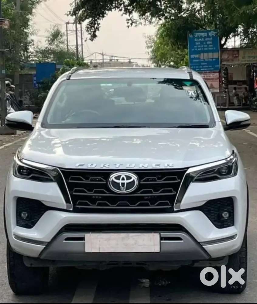 Toyota Fortuner Automatic 4&times;2 Vip Number