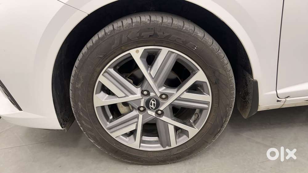Hyundai Verna 1.5 Sx (o) Vtvt Ivt, 2023, Petrol