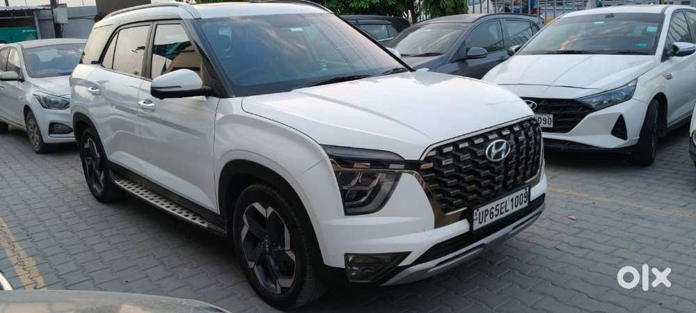 2022 Hyundai Alcazar Platinum(o) Bucket Seats  Self Driven  Like New