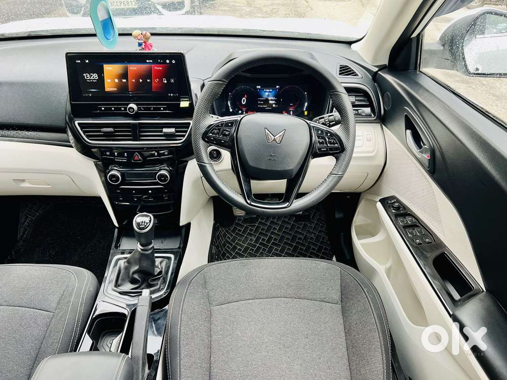 Mahindra Xuv 3xo Ax5 Ds Mt, 2025, Diesel