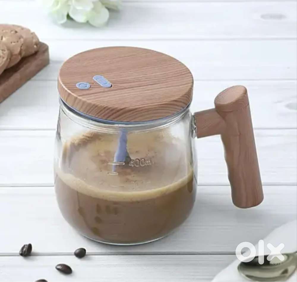 self-stirring coffee mug