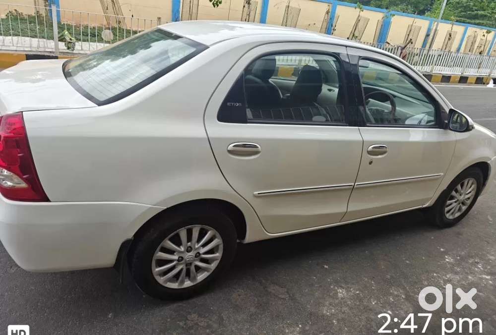 Toyota Etios 1.5 V, 2013, Petrol