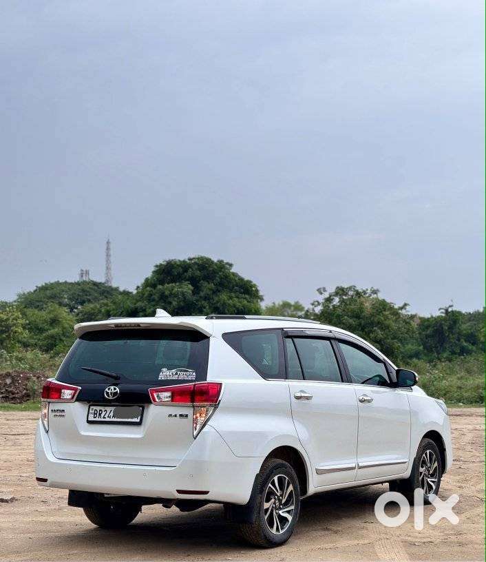Toyota Innova Crysta 2.4 G Plus Mt 8 Str, 2025, Diesel