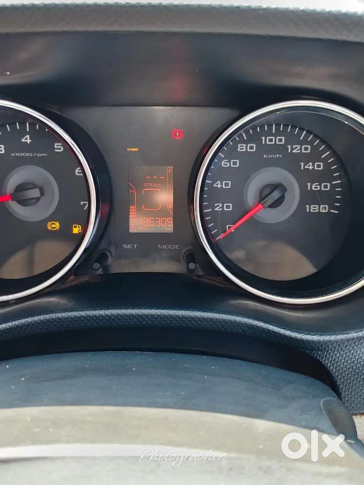 Mahindra Tuv 300 2016