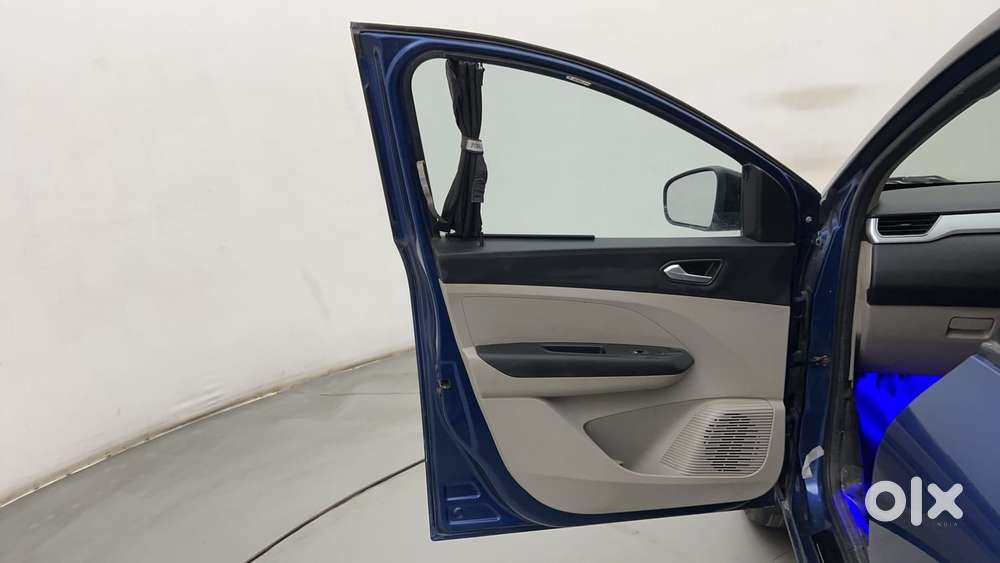 Renault Triber Rxz, 2022, Petrol