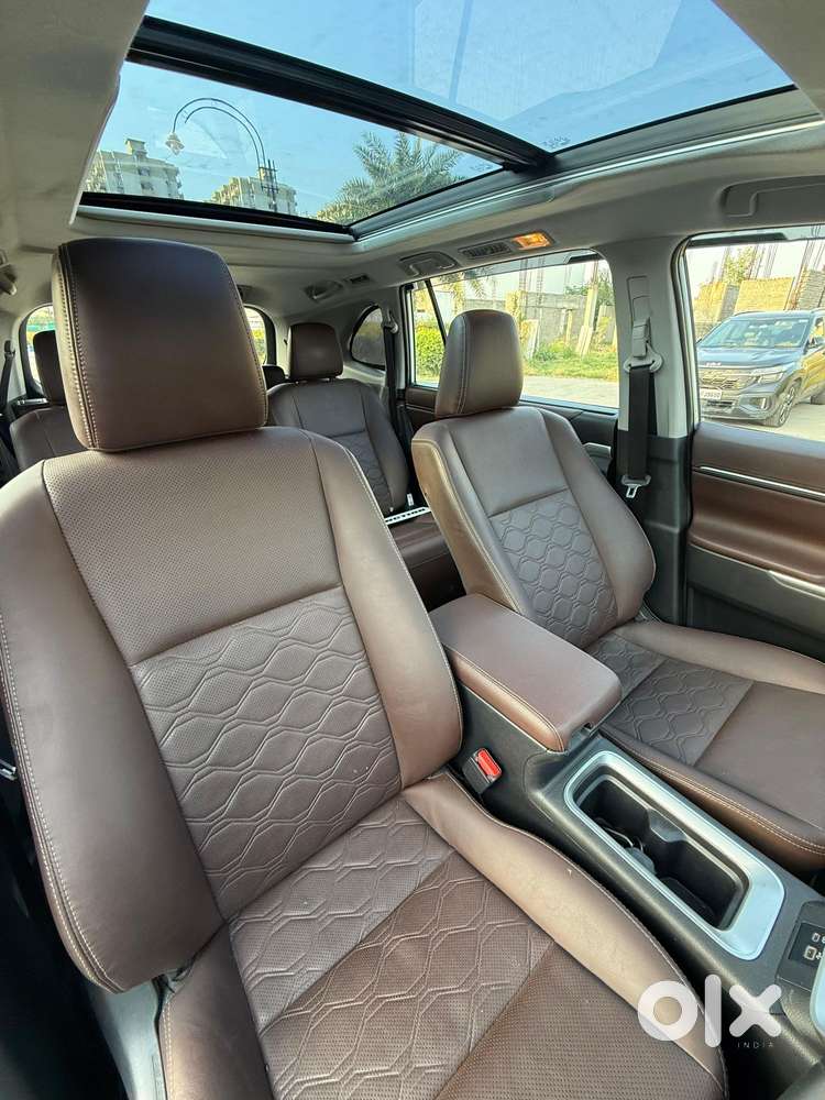 Toyota Innova Hycross 2.0 Zx Hybrid 7 Str, 2025, Petrol