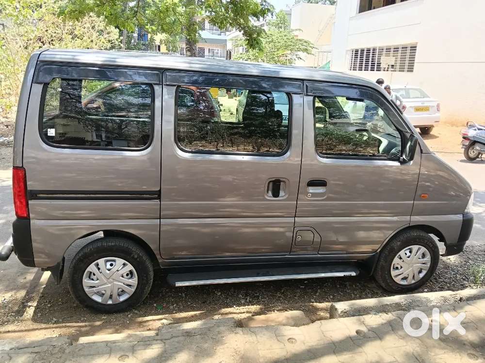 New Car 3000 Klm Run Only Ac 5 Str  Extra Fittings 80000 Parking Resen