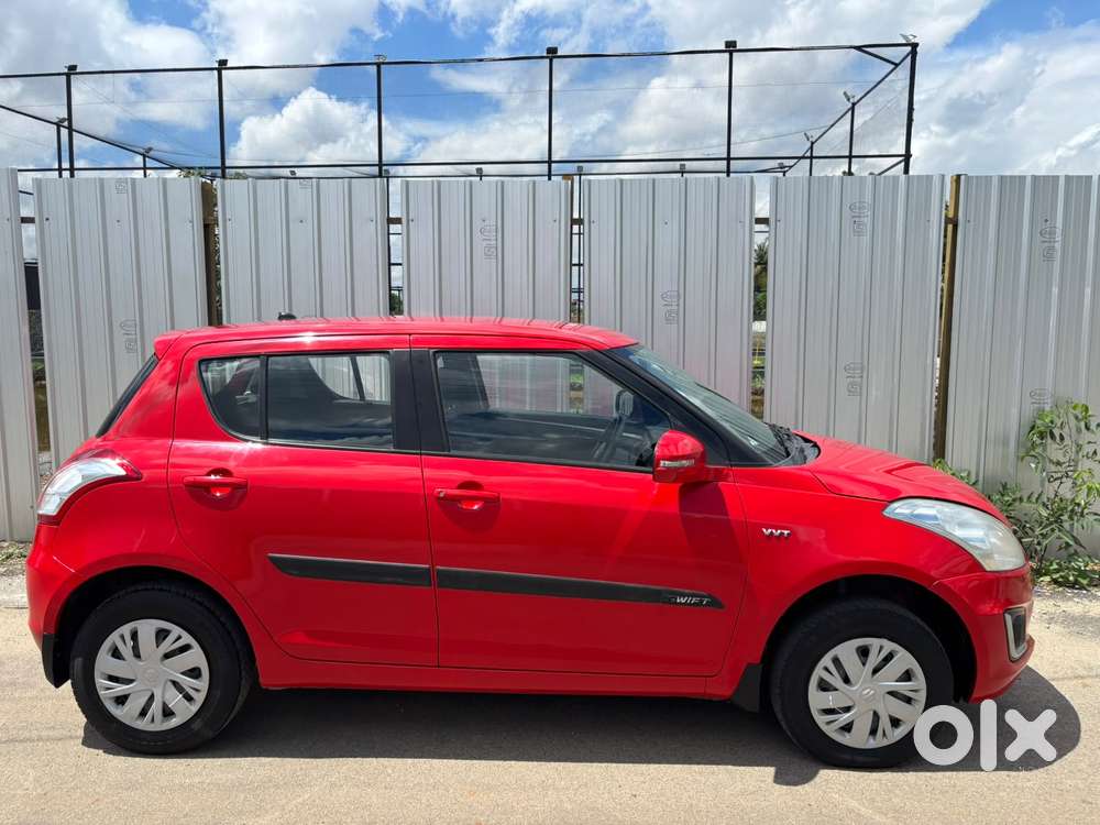 Maruti Suzuki Swift Vxi With Abs, 2015, Petrol