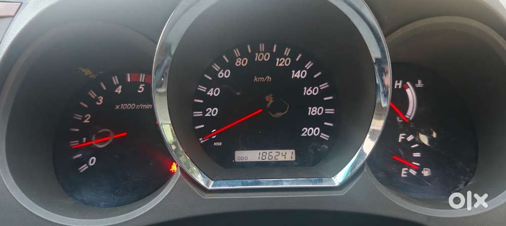 Toyota Fortuner 3.0 4x4 Manual, 2011