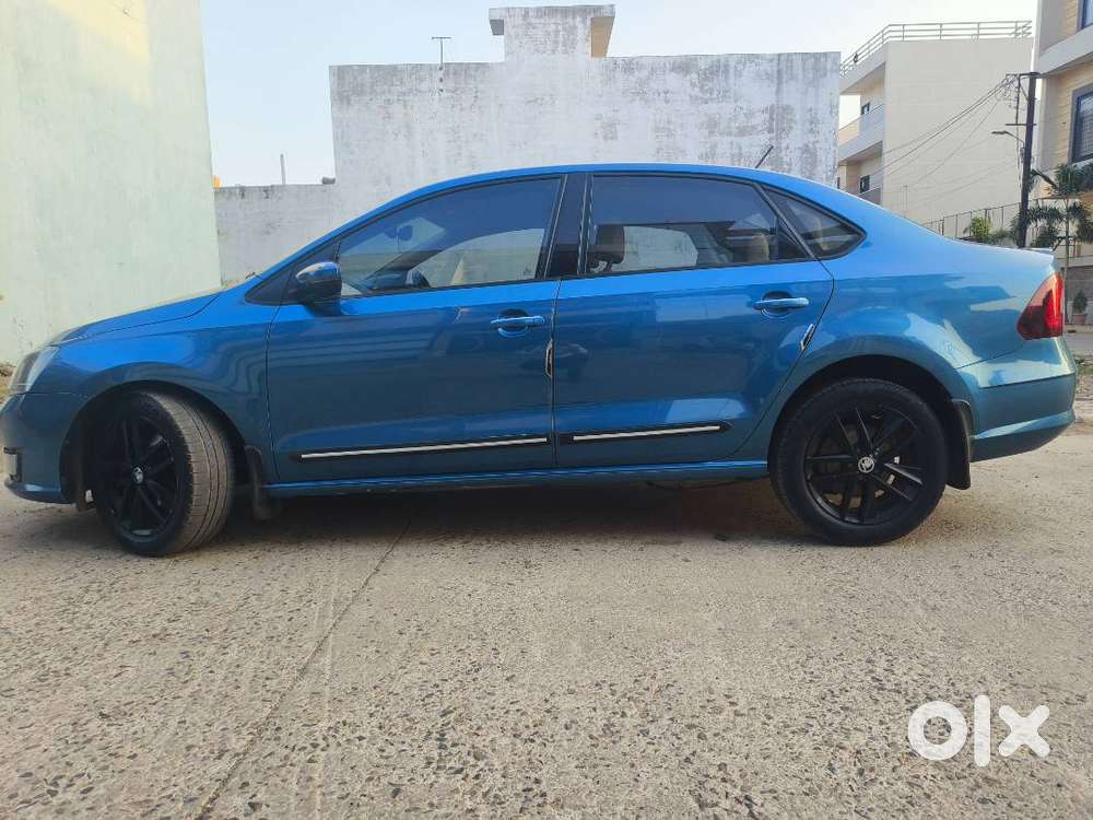 Skoda Rapid    Reg No :- Mp44zg7694 ️ Year :- 2017   Version :