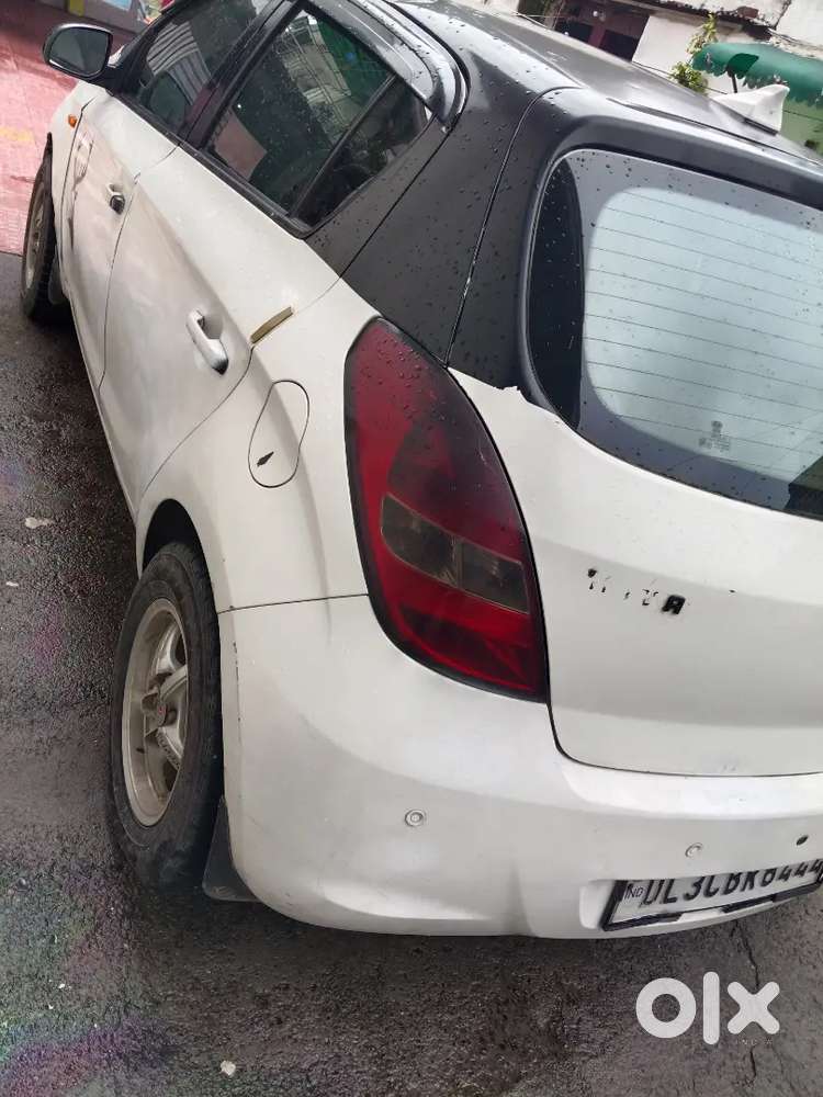 2012 Hyundai I20 Magna At Charon Tyre Nahin Hai Alloy Wheel Tab Screen