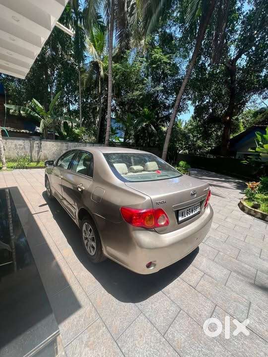 Toyota Corolla Altis 2010