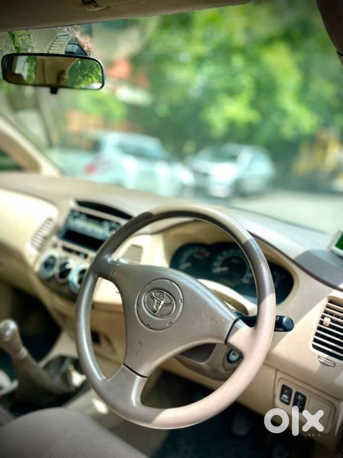 Toyota Innova 2.5 G (diesel) 8 Seater, 2005, Diesel