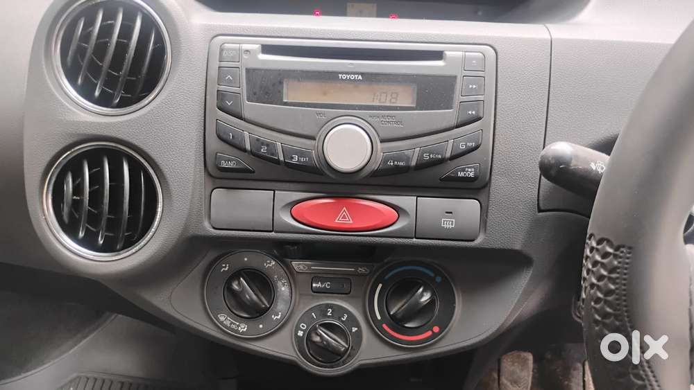 Toyota Etios V, 2012, Petrol