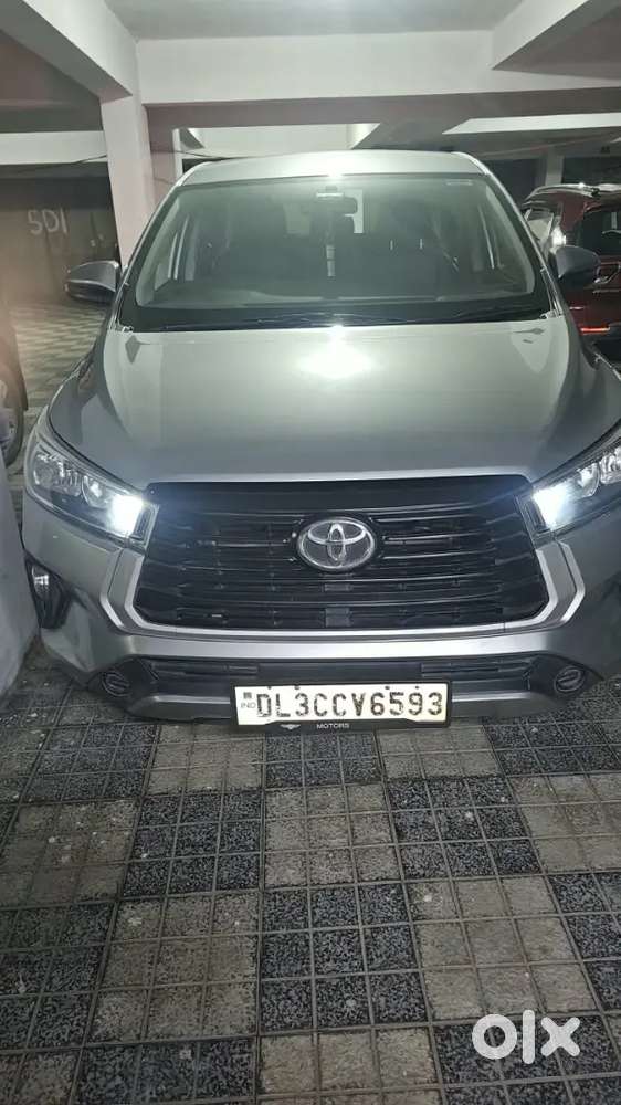 Toyota Innova Crysta 2022 2.4 G Mt 8 Str Delhi Registered