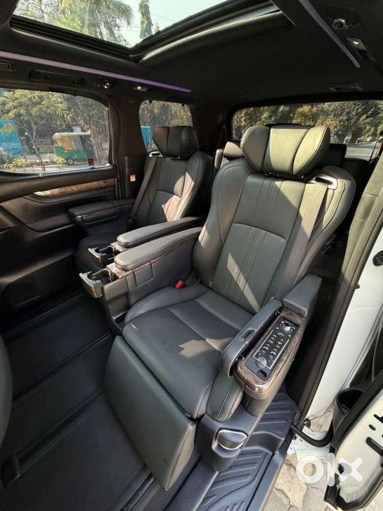 Toyota Vellfire Vip – Executive Lounge, 2023, Petrol