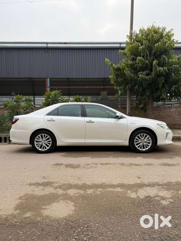 Toyota Camry 2012-2014 Hybrid, 2016, Petrol